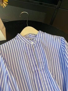 GlowEve 女士小领蓝色条纹小众设计优雅优雅系腰衬衫 - 藍色 - 查看 6
