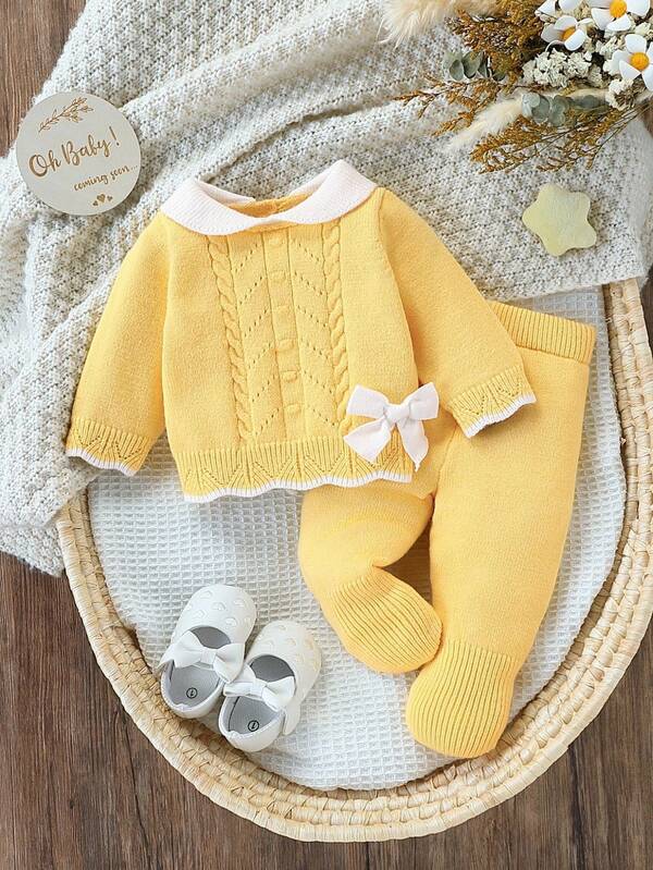 SHEIN Baby Mädchen gestrickter Pullover Co-Ord Set, Rundhals Langarm Pullover + Fußlose Hose, 2-teiliges Outfit, geeignet für Herbst/Winter, Gelb, vielseitig für den täglichen Gebrauch, Schleifen Dekor, süß & stylisch, geeignet für Kinderzimmer, Zuhause, Outdoor, Reisen