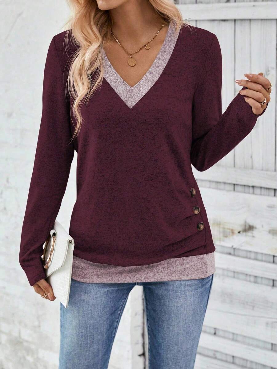 EMERY ROSE Camiseta casual de mujer con cuello en V, manga larga, diseño de botones y fruncido, en color contrastante - Burdeos - Ver 1