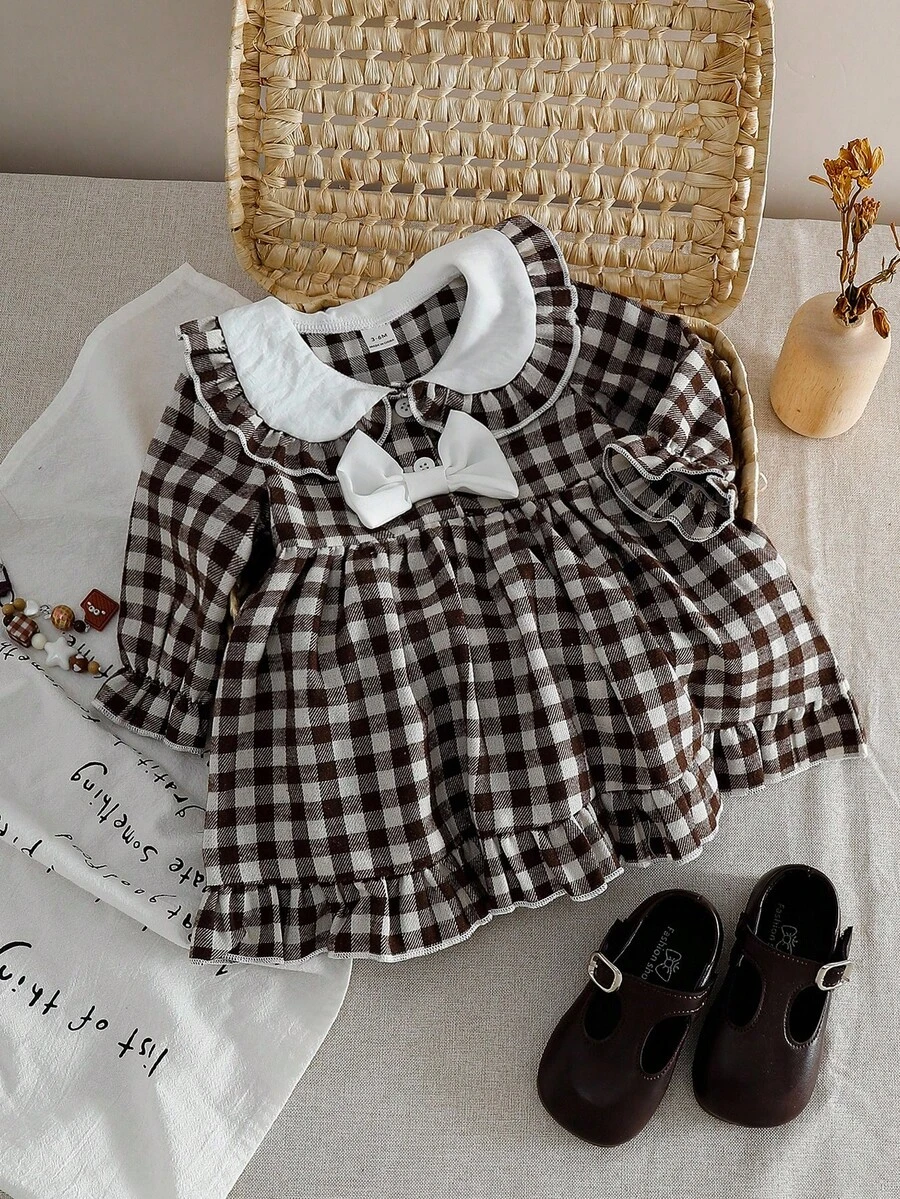 SHEIN Baby Girls' Cute Plaid Doll Collar Ruffle Trim Front Button Bow Decor Smocked Hem Long Sleeve Dress, Autumn/Winter - Brown - View 1