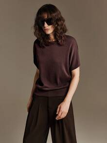 Ontre 2026春夏新款现代都市风圆领喇叭袖两用宽松针织上衣，商务休闲，适合办公室穿着，日常穿着，展现现代都市休闲时尚，低调复古气质，轻松打造都市通勤机场造型。 - 棕色 - 查看 4