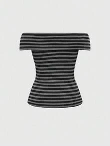 ROMWE Grunge Punk Conjunto de 2 piezas con top hombros descubiertos con rayas, remaches y diseño cruzado, y mini shorts de talle súper bajo, en estilo punk sexy Y2K - Multicolor - Ver 5