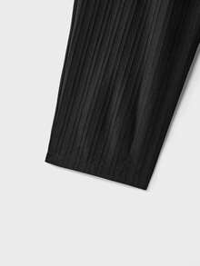 Manfinity Hypemode Men Plus Size Solid Plisse Lapel Collar Shirt And Pants Set - Black - View 7