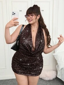 SHEIN EZwear 加大码时尚亮片露背深 V 迷你连衣裙，适合派对和聚会 - 咖啡棕 - 查看 5