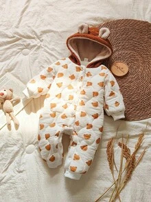 SHEIN Vintaside Kids Babyboy 男婴长袖连帽时尚可爱西式连体衣。这款夹克非常适合户外旅行，提供充足的防寒保护。款式时尚实用。