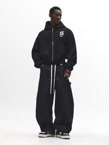 SUMWON 短款全拉链哥特字母印花连帽卫衣，带白色文字图案，秋冬休闲街头服饰 - 黑色 - 查看 4