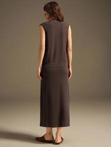 Ontre 2025 新款秋冬女式两件套毛衣套装，深棕色针织开衫配纽扣，适合万圣节、圣诞节、办公室、专业、度假派对、客人、返校、教师，无袖柔软羊毛 V 领针织上衣和背心套装