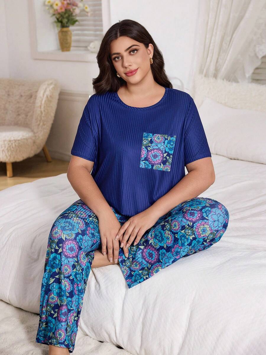 SHEIN بيجامة مجموعة قصيرة الأكمام مطبوعة بالتريكو المحبوك للنساء ذوات الحجم الكبير - متعدد الألوان - مشاهدة 1