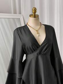 Sweetra 大码女式绿色缎面荷叶边袖休闲衬衫 - 黑色 - 查看 6