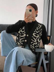 Siren Gaze V-Neck Jacquard Leopard Print Knitted Vest, Casual For Autumn/Winter