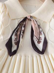 Mädchen Pulloverkleid mit Kragen, strukturiertes Jacquard-Muster, Schal-Dekoration, modisch vielseitig urban chic, weiche Aquarell-Einfarbigkeit mit niedriger Sättigung, angenehmer Stoff, geeignet für Herbst/Winter