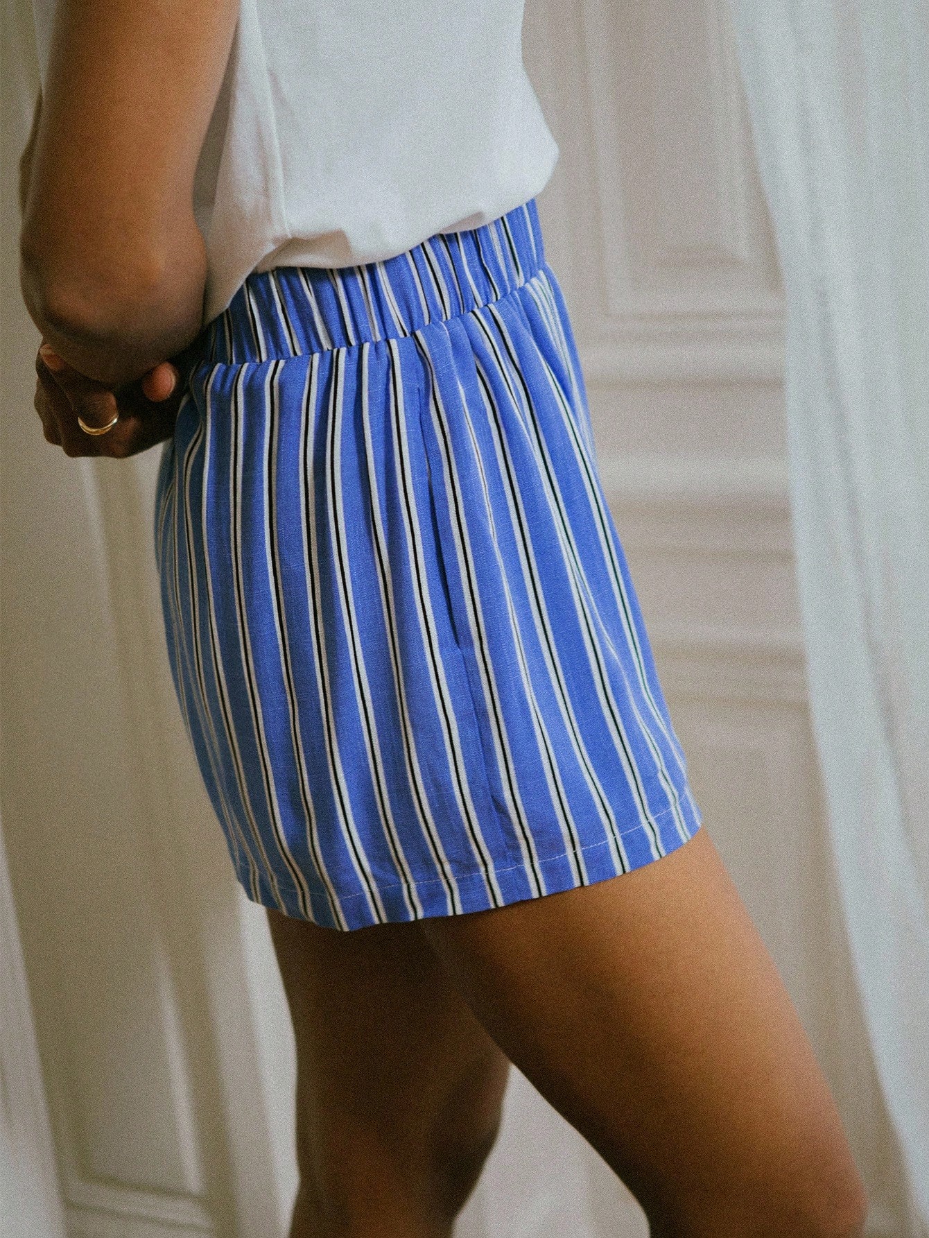 Shorts amples vintage bleus à rayures fines avec taille élastique pour femmes