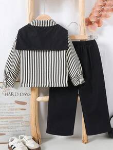 SHEIN 2 件套年轻男孩条纹领长袖衬衫和松紧腰宽松裤套装，休闲复古风格卡其色/咖啡色服装，舒适百搭，适合返校/所有季节