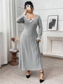 Modelyn Vestido elegante de encaje y parches para talla grande, ideal para el trabajo - Gris Claro - Ver 3