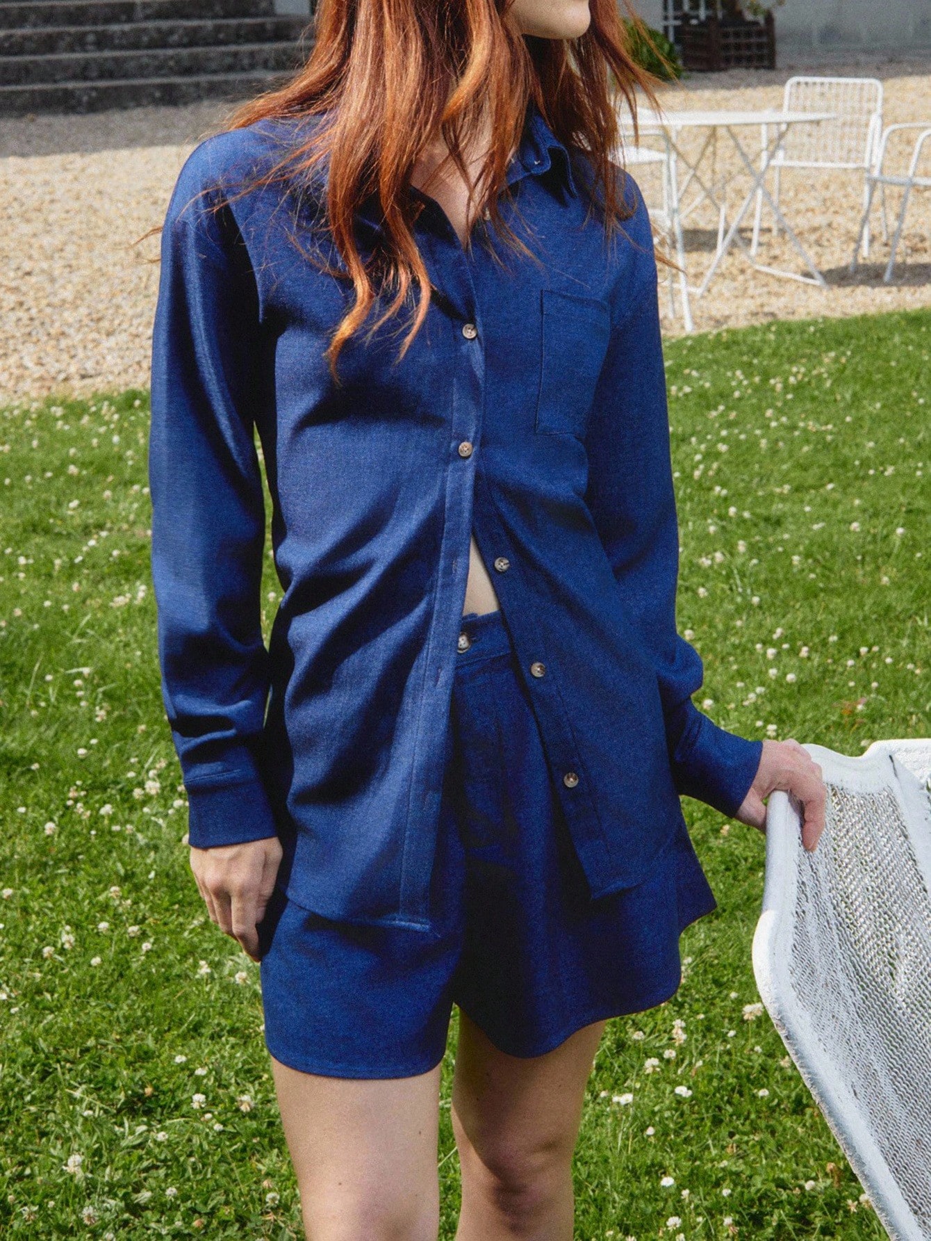 Short taillé à jambes larges bleu avec plis devant. Tenues de bureau, tenues d'enseignant, shorts de sortie, automne hiver