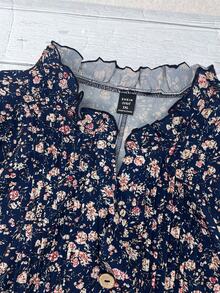 SHEIN CURVE+ 大码女式碎花荷叶边V领短袖休闲衬衫 碎花上衣 夏季休闲上衣 - 藏蓝色 - 查看 3