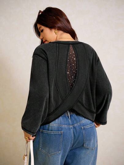 Elaquor Plusstorlek damt-t-shirt med rund hals, nedhasade axlar, långärmad, nätpanel baktill och pärldekor i fuskpärla