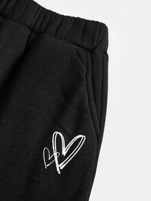 SHEIN Tween 女童秋冬黑色连帽宽松短款保暖内衬拉链连帽衫和运动裤两件套服装，带心形印花的休闲街头服饰