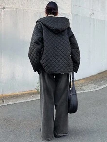 FRIFUL 女式连帽纯黑色钻石绗缝拼布夏尔巴休闲百搭夹棉外套，秋季夹克 - 黑色 - 查看 2