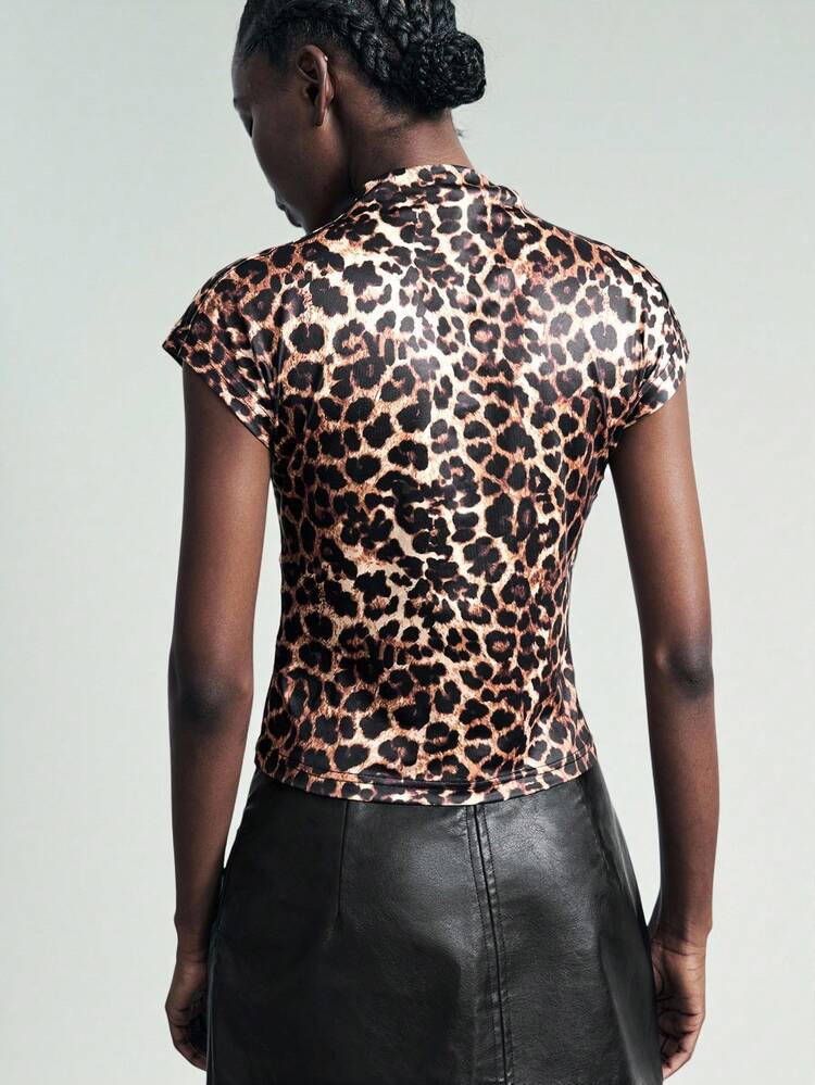 SHEIN Maija Women's Leopard Print Collar Fitted T-Shirt, Leopard Print Top Cheetah Top Animal Print Top Cheetah Print Top Leopard Top,Fall Clothes For Women