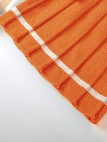 Verträumtes lavendelfarbenes Strickkleid mit Peter-Pan-Kragen für Baby-Mädchen, Strickhandwerk in Kontrastfarbe, süßer und niedlicher Stil, Herbst/Winter, weiches und bezauberndes Outfit für kleine Mädchen, Baby-Set für Herbst/Winter, Strick-Outfits für Baby-Mädchen, orangefarbenes Kleid für Mädchen, orangefarbenes Babykleid, Baby-Mädchenkleidung, Frühling/Herbst