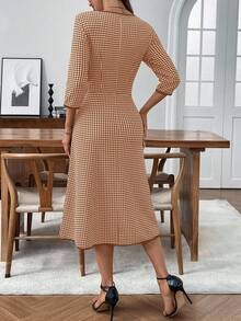 EMERY ROSE Vestido midi elegante de oficina con cuello redondo y estampado de cuadros para mujer - Marrón - Ver 2