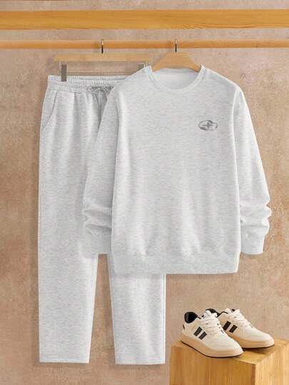 Manfinity NXTstreet 男士休闲字母印花卫衣裤套装（2件套）男士慢跑服套装 男士休闲套装 两件套运动服 街头风两件套运动服 秋冬款