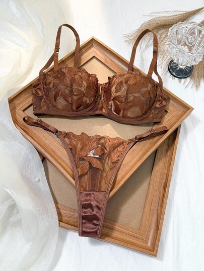 Leaf Geborduurde Mesh Doorschijnende BH String Set, Verleidelijke Lingerie Boobless Set Butterfly Underwire Bruin Kanten view 3