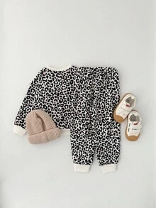 THE HAPPY LOOK 2pcs Young Girl Leopard Print Knit Soft Crew Neck Long Sleeve Pullover Sweatshirt And Elastic Waist Jogger Pants Set - Apricot - View 2