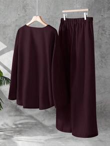 Linhara مجموعة قطعتين للمرأة ذات المقاسات الكبيرة، ملابس علوية لون سادة وبنطلون فضفاض - عنابي اللون - مشاهدة 2