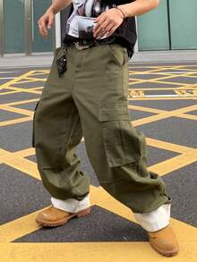 Manfinity Roghcode 男士休闲时尚街头简约纯色翻盖口袋阔腿工装牛仔裤 - 軍綠色 - 查看 4