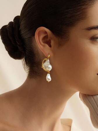 Opalesca Pendientes de perla minimalistas y elegantes asimétricos de 18K