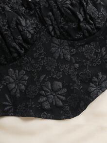 SHEIN Tall CURVE 度假黑色性感褶皱纹理面料紧身胸衣短款上衣，带荷叶边下摆，无肩带上衣抹胸可爱抹胸，女士假日装 - 黑色 - 查看 5