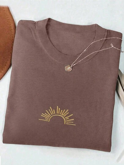 INAWLY 大码女式休闲百搭圆领短袖T恤，带太阳刺绣