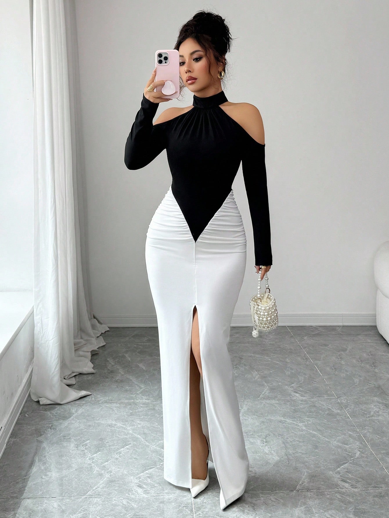 Gloray فستان ماكسي ضيق الجسم بتصميم لوني أسود وأبي...