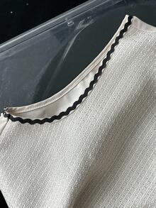 GlowEve Áo thun nữ dáng rộng vai lệch, chất liệu vải tuýt dày dặn, màu tương phản, thời trang, đa năng, phù hợp đi làm, mùa thu 2025 - Màu be - Xem 3