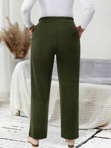 EMERY ROSE Plus Size Women's Casual Daily Black Long Pants With Pockets - Dark Green - View 2