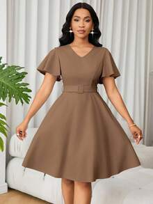 Lunelith SHEIN Lunessa 女式纯色 V 领系腰短袖 A 字连衣裙 - 卡其色 - 查看 6