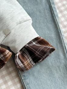 Genkimix Kids 少女韩版休闲卫衣，棕色格纹图案搭配灰色纯色针织面料，正面饰有黑色英文印花，罗纹领口、袖口和下摆，长袖套头衫，适合少女返校、春、秋、冬季穿着，简约韩式时尚，适合日常、上学、外出和派对穿着，展现秋季学院风可爱学院风。 - 彩色 - 查看 5