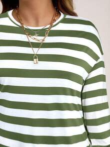 SHEIN LUNE Áo thun cổ tròn tay dài in họa tiết sọc rộng rãi thời trang thường ngày có đường xẻ bên hông cho ngày lễ Tạ ơn mùa thu/đông dành cho nữ cỡ lớn - xanh quân đội - Xem 3