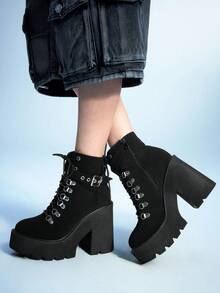 Sugerpunk 哥特风系带侧拉链粗跟女靴，朋克金属搭扣绑带防水高跟踝靴，适合演出、派对、通勤等场合。 - 黑色 - 查看 5