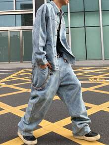 Manfinity Roghcode Bộ quần jean và áo khoác denim giặt thường ngày cho nam, quần jean rộng thùng thình, trang phục dạo phố màu xanh nhạt cho nam, quần áo mùa thu - Rửa nhẹ - Xem 6