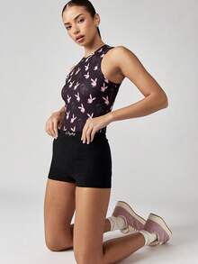 Missguided x Playboy 复古风格兔子印花无袖高领紧身衣经典修身夏季家居服休闲全身图案节日趣味 - 彩色 - 查看 7
