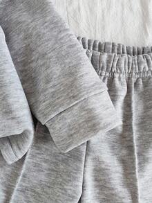 SHEIN Vintaside Kids 2 件女婴休闲长袖上衣 + 卡其色裤子套装，适合外出或居家休闲 - 灰色 - 查看 6