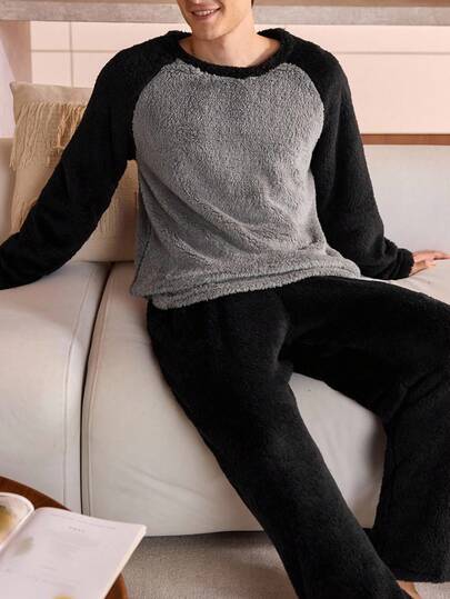 Manfinity Underwear&Sleepwear Basics Plus Size Contrast Color Patchwork Crew Neck Long Sleeve Fleece Raglan Sleeve Warm Winter Loungewear Set For Men
