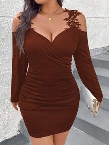 SHEIN Clasi Vestido largo de manga larga con hombros descubiertos de unicolor y elegante para tallas grandes - Color caoba - View 5