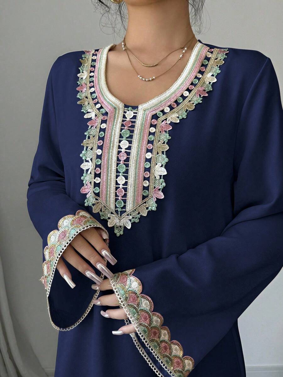 Al Najma 女式优雅刺绣亮片袖口阿拉伯风格连衣裙，秋季 - 藏蓝色 - 查看 1