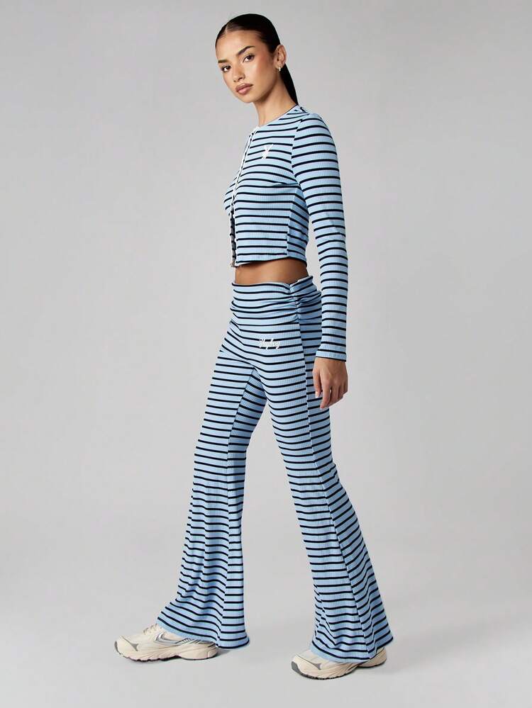 Missguided x Playboy Conjunto de top corto de manga larga con botones y pantalones acampanados de cintura alta de punto acanalado a rayas en estilo retro Y2K para mujer