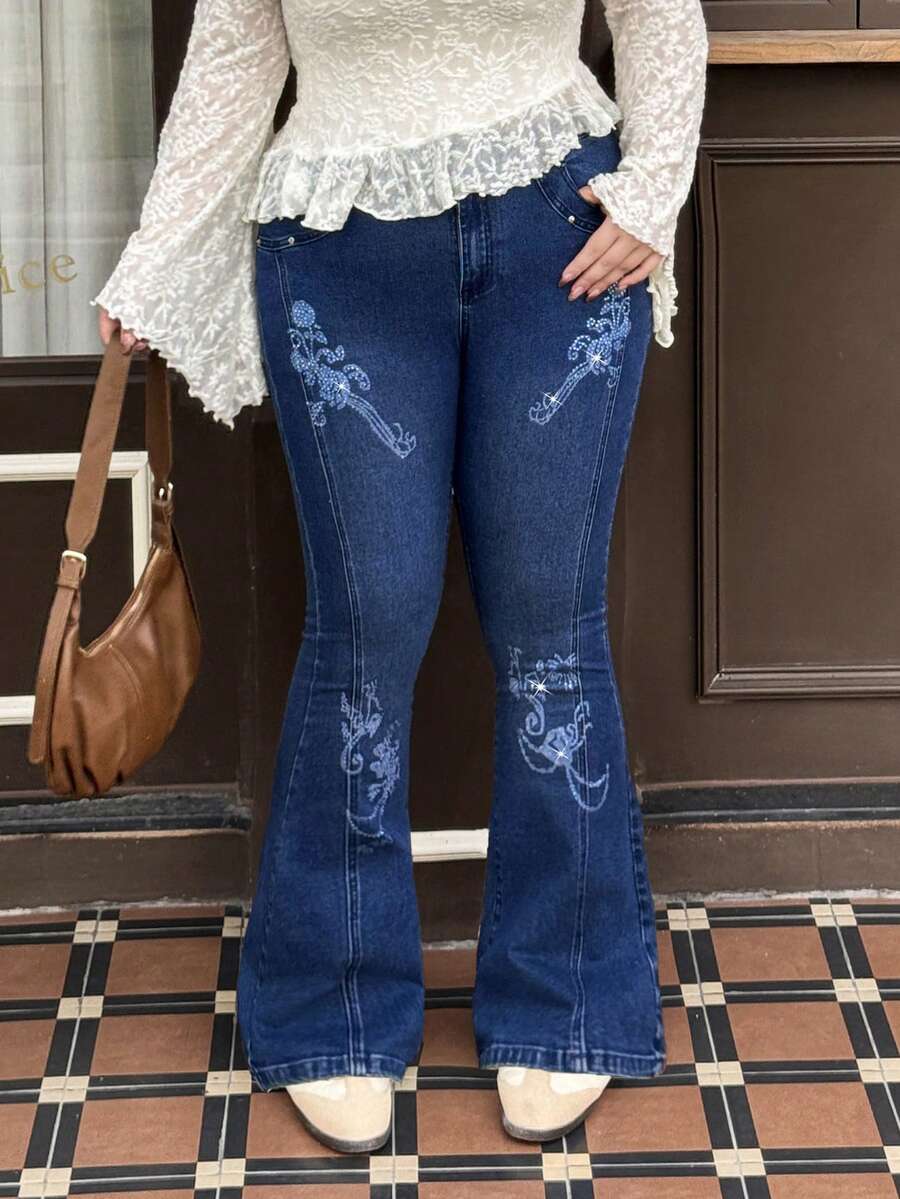 Rivivi Plus Size Women Elegant Slim Fit Washed Denim Jeans