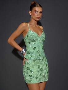 SHEIN BAE Women's Solid Green Heavily Embroidered Beaded Halter Backless Tie Strap Tank Top, Suitable For Cocktail Parties, Romantic Dates, Autumn/Winter Layering, Gatherings, Parties, Formal Events, Nights Out,Halloween Costumes,Christmas Women's Clothing,Party Outfit